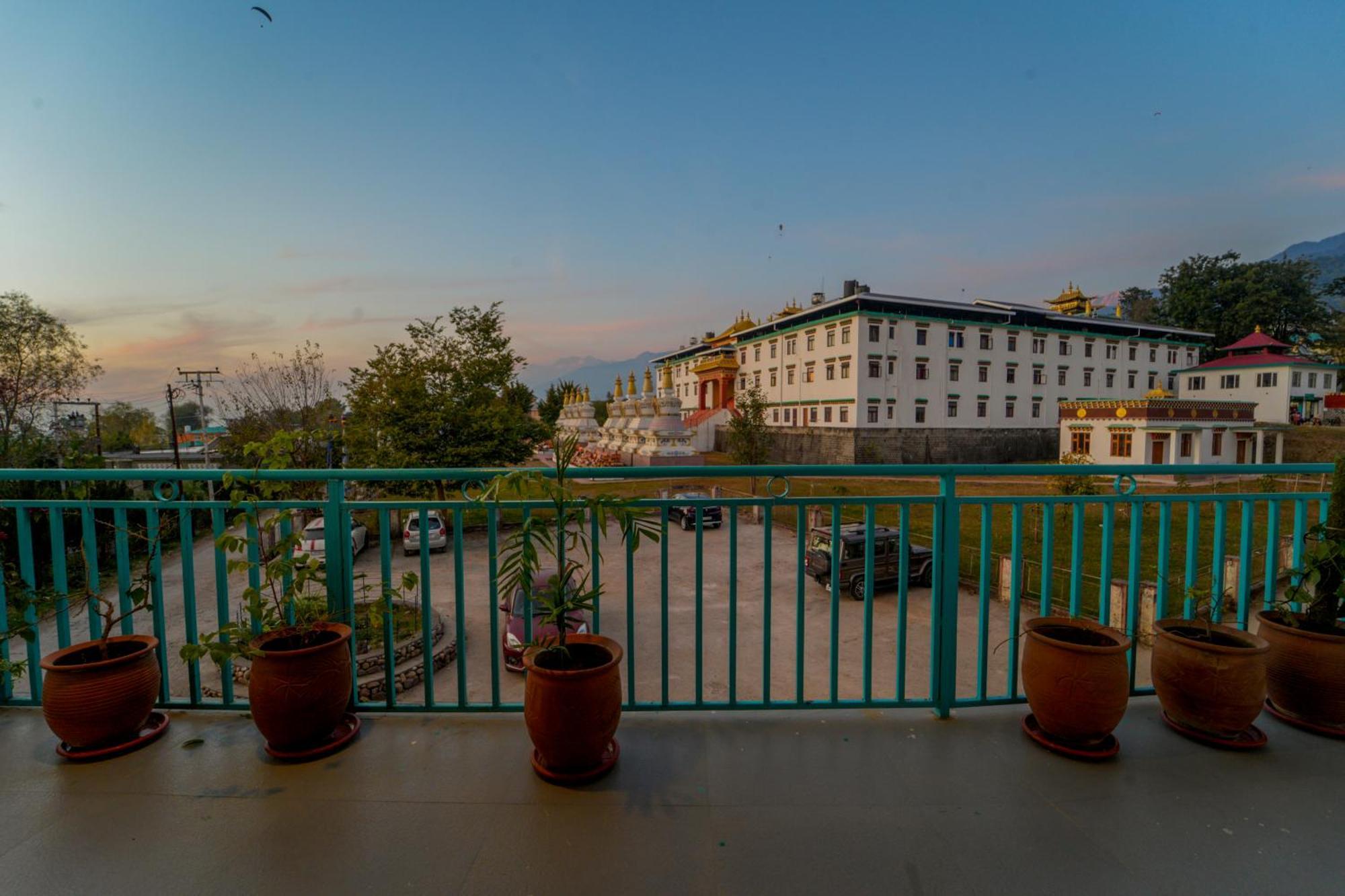 Chokling Arthouse - The Treasure Of Himalayas Hotel Bīr Eksteriør billede