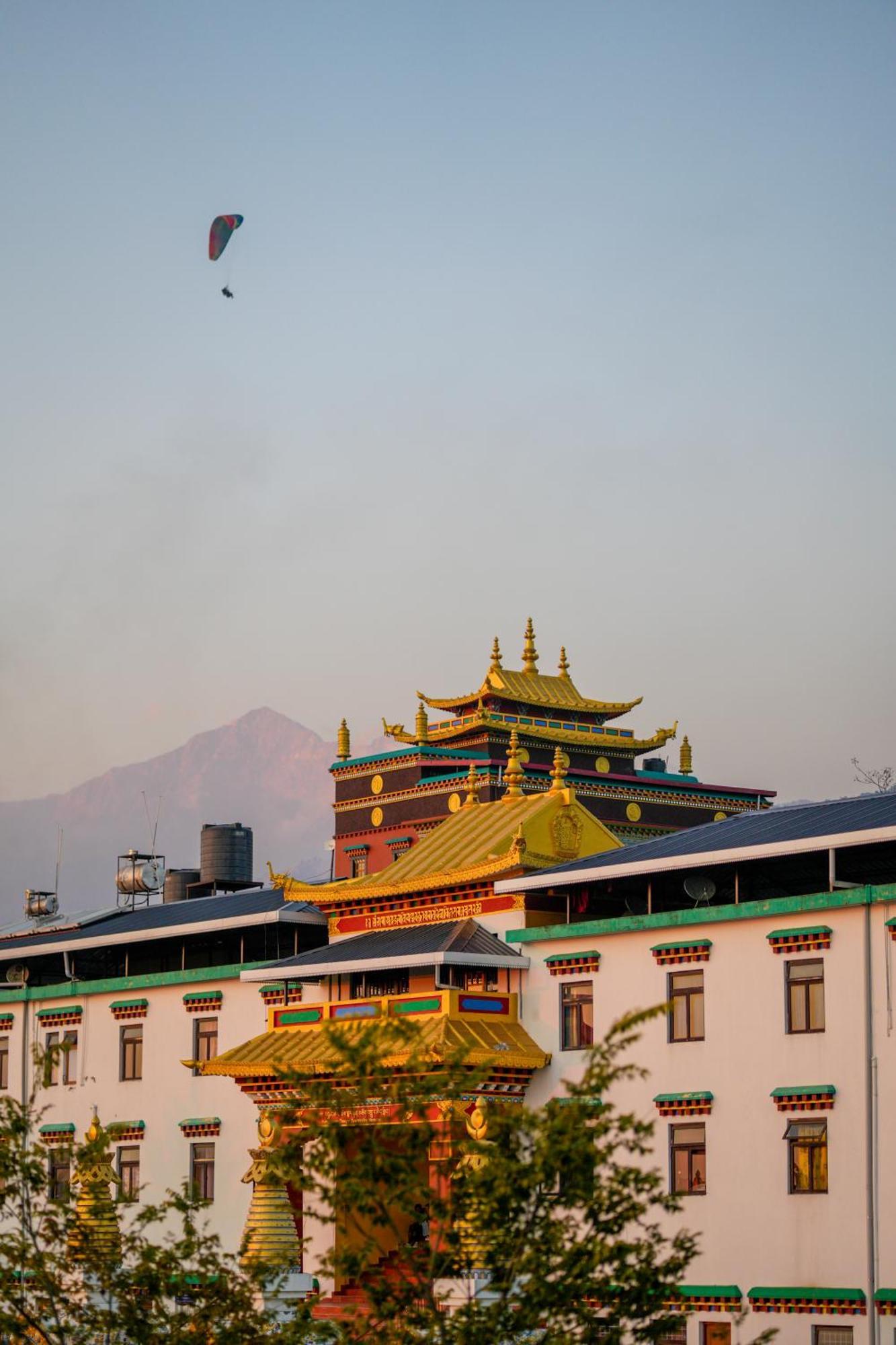 Chokling Arthouse - The Treasure Of Himalayas Hotel Bīr Eksteriør billede